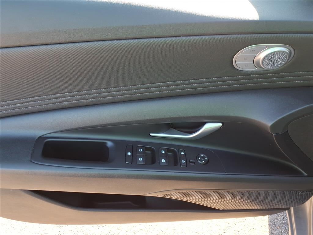 2025 Hyundai Elantra HEV Limited