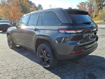 2025 Jeep Grand Cherokee Base