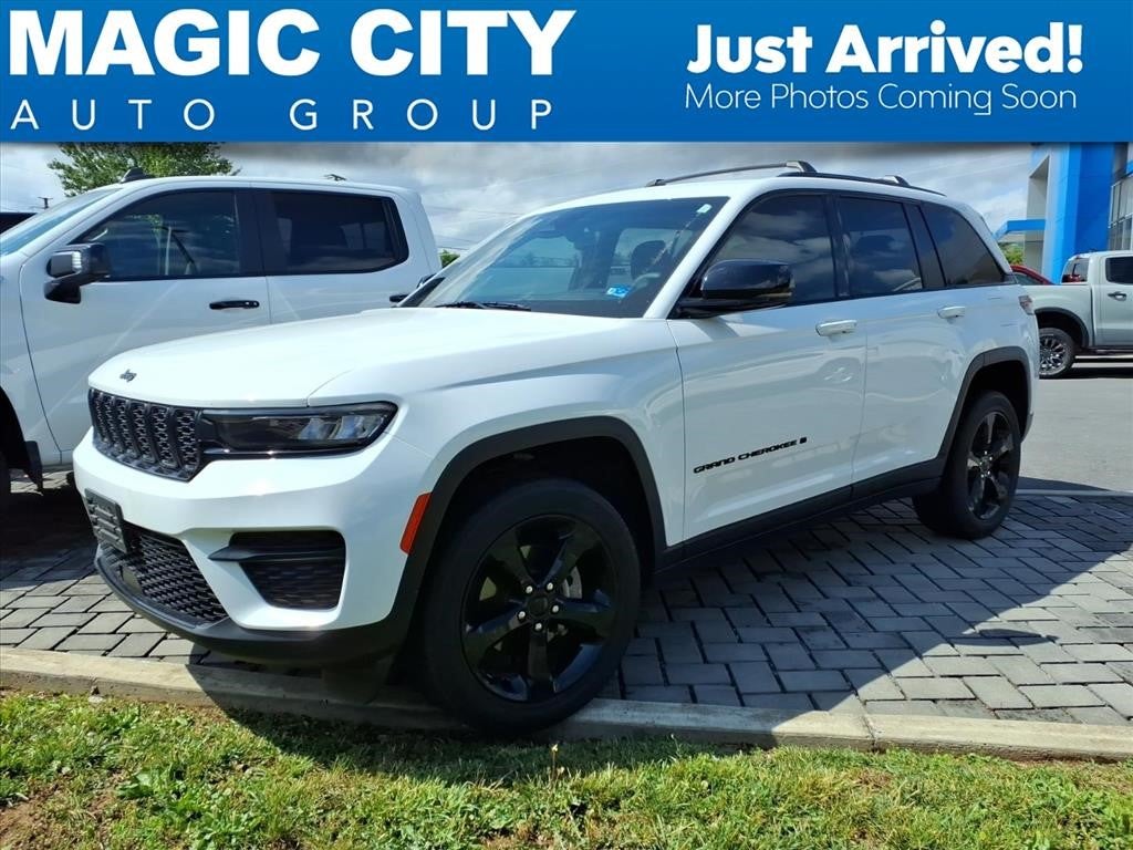 2023 Jeep Grand Cherokee Laredo