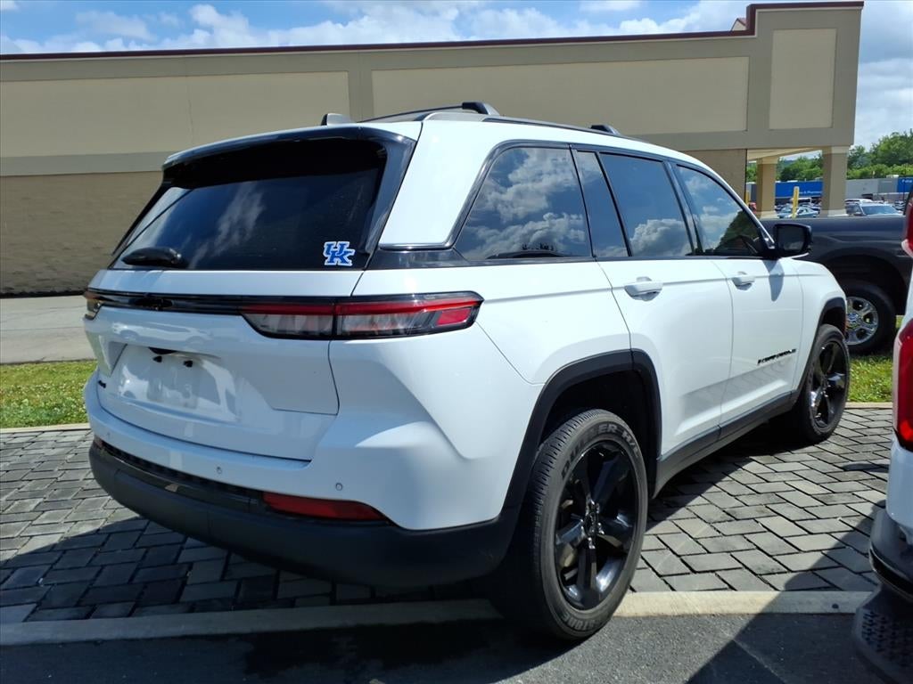2023 Jeep Grand Cherokee Laredo