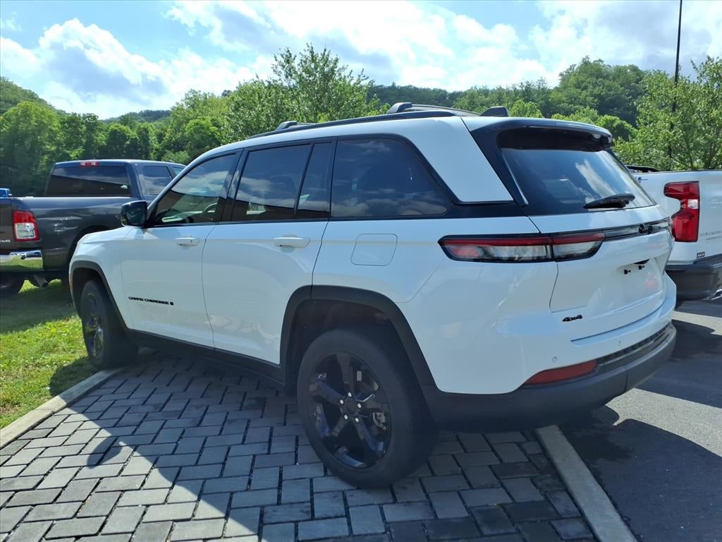2023 Jeep Grand Cherokee Laredo