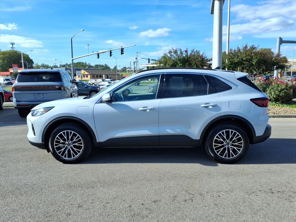 Used 2025 Ford Escape Plug-in hybrid PHEV with VIN 1FMCU0E16SUA34633 for sale in Bedford, VA