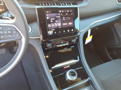 2025 Jeep Grand Cherokee GRAND CHEROKEE LAREDO X 4X4