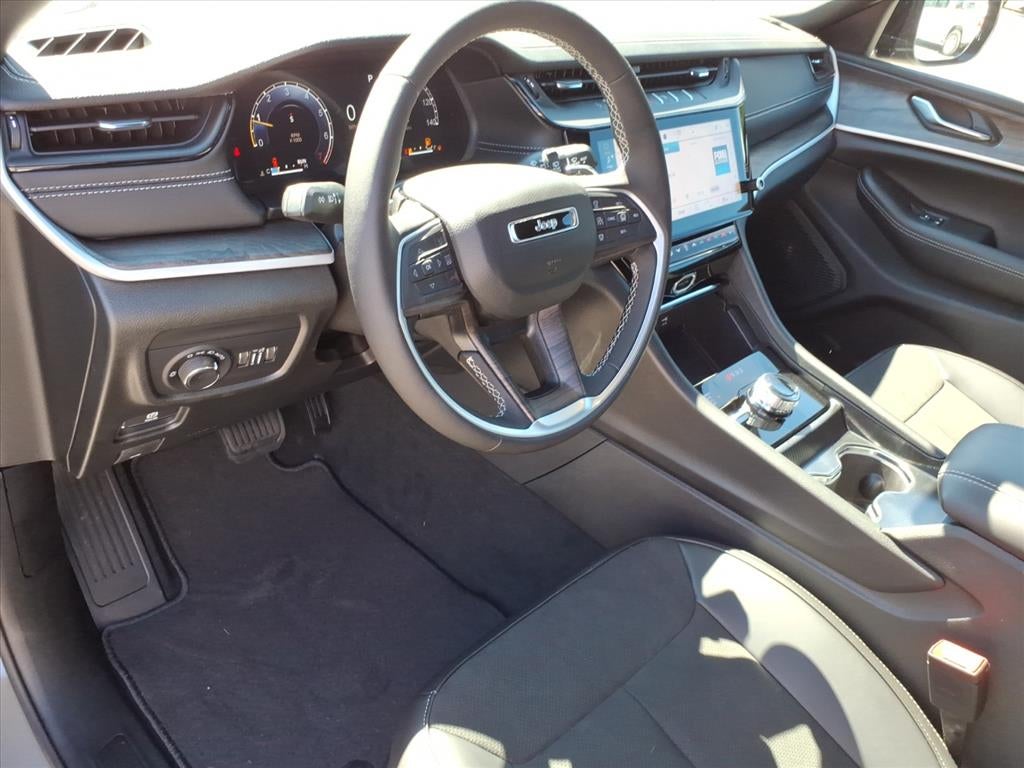 2027 Jeep Grand Cherokee GRAND CHEROKEE LAREDO ALTITUDE 4X4