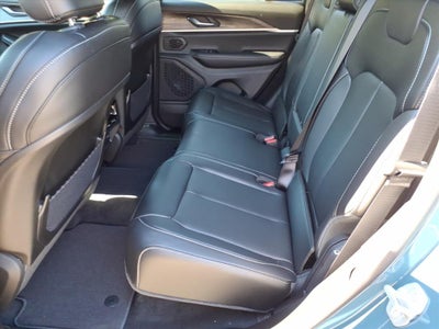 2027 Jeep Grand Cherokee GRAND CHEROKEE LIMITED 4X4