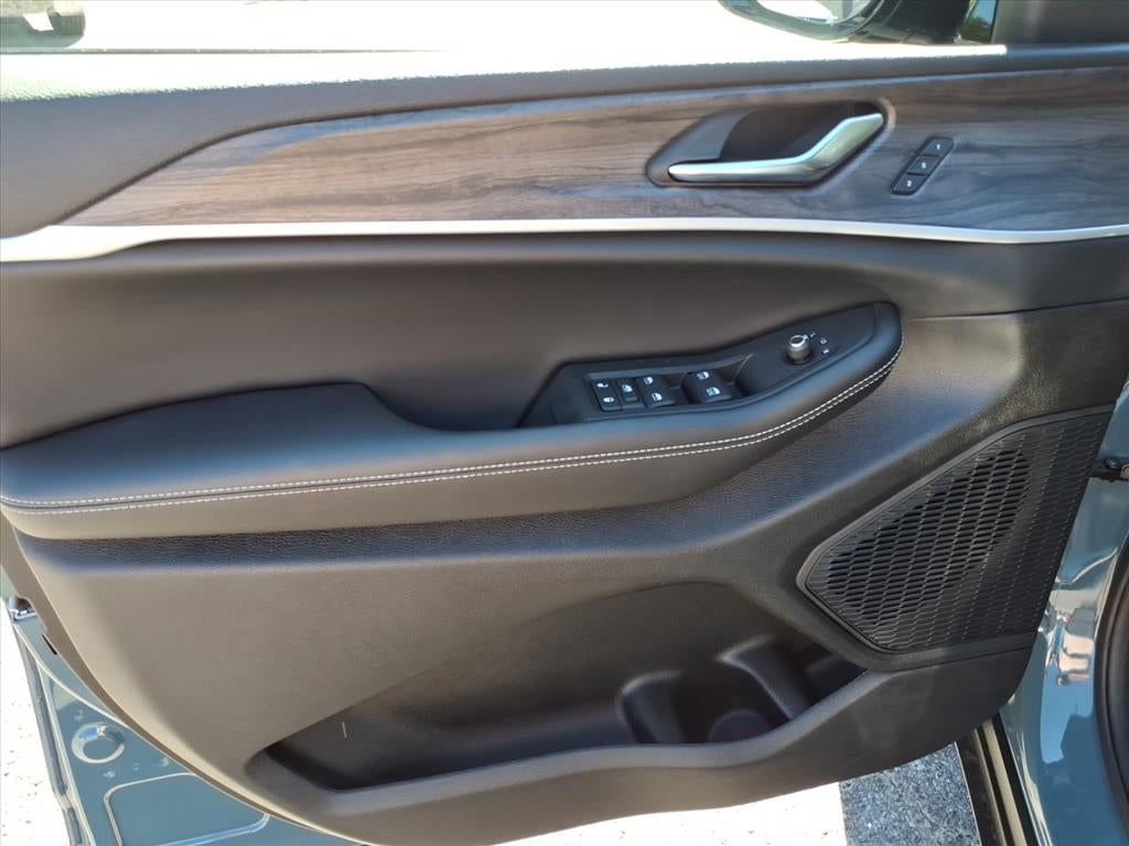 2027 Jeep Grand Cherokee GRAND CHEROKEE LIMITED 4X4