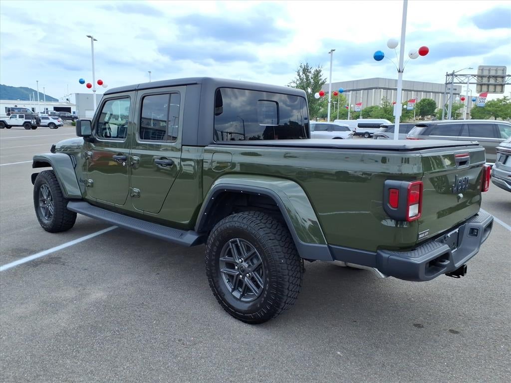 2024 Jeep Gladiator Sport S