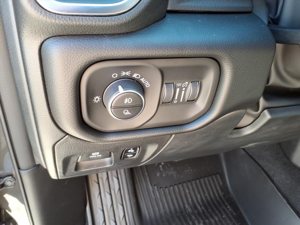 2027 RAM Ram 1500 RAM 1500 BIG HORN CREW CAB 4X4 5'7' BOX