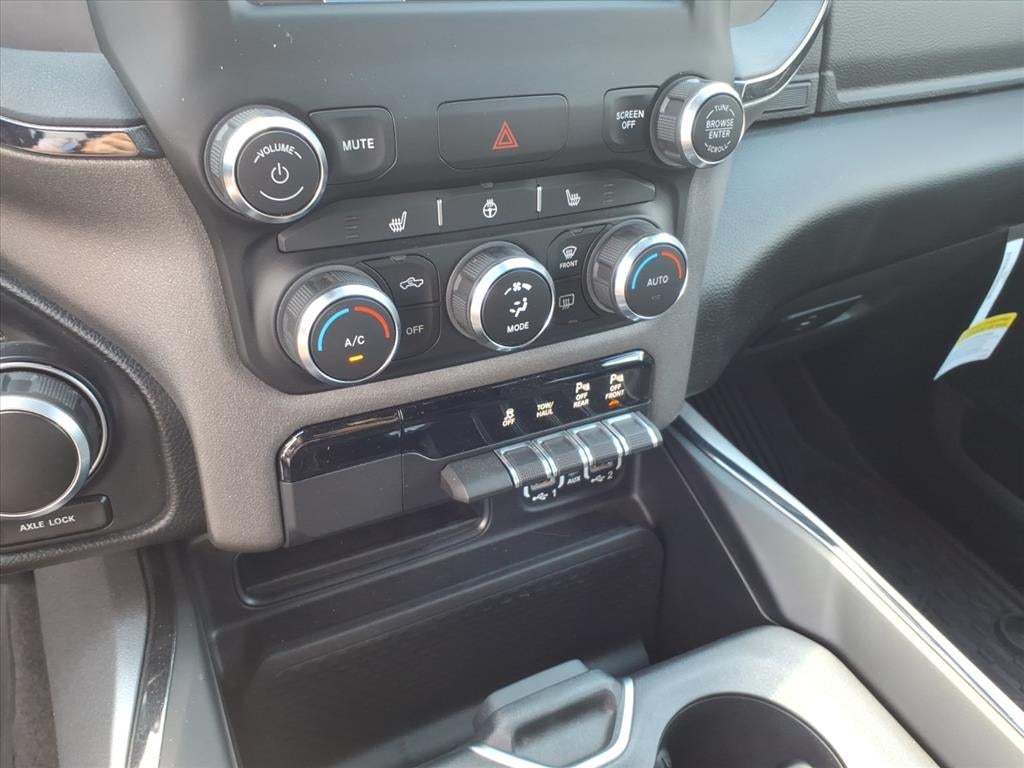 2023 RAM 1500 Big Horn Crew Cab 4x4 5'7' Box