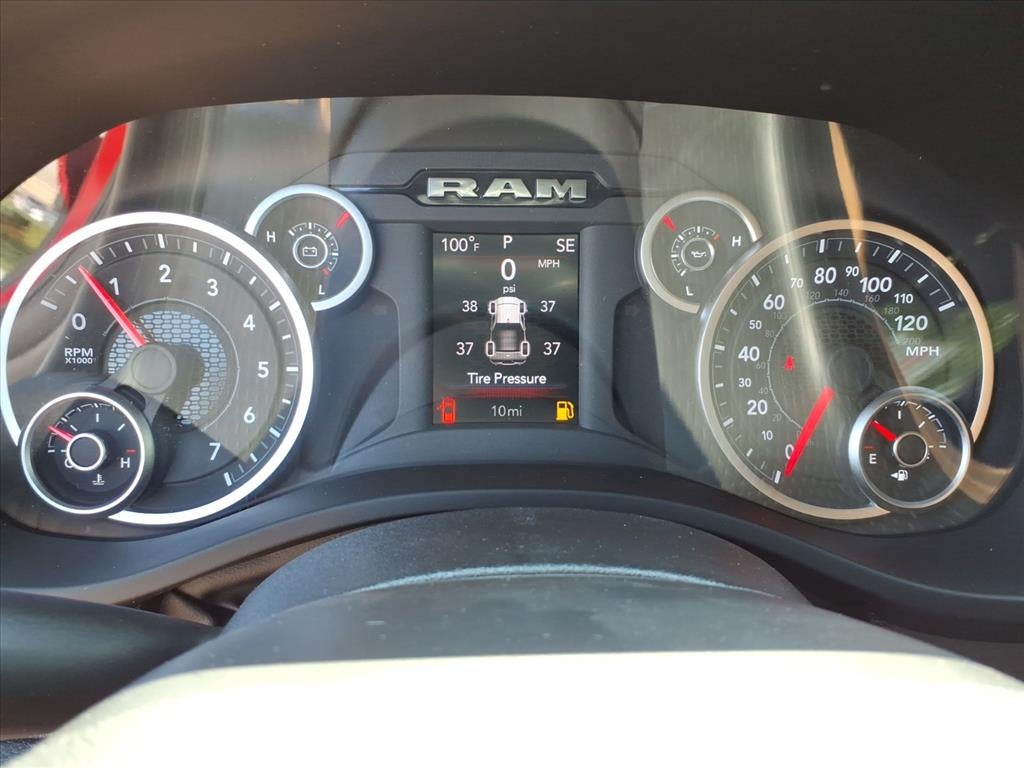 2026 RAM 1500 RAM 1500 EXPRESS CREW CAB 4X4 5'7' BOX