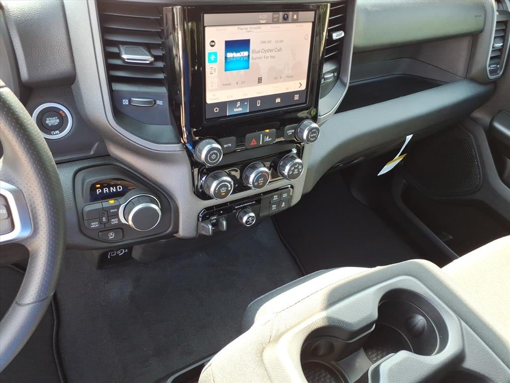 2026 RAM 1500 RAM 1500 EXPRESS CREW CAB 4X4 5'7' BOX