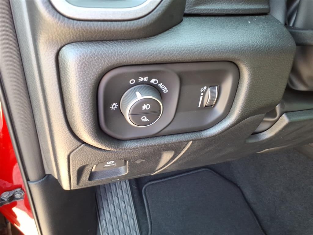 2026 RAM 1500 RAM 1500 EXPRESS CREW CAB 4X4 5'7' BOX