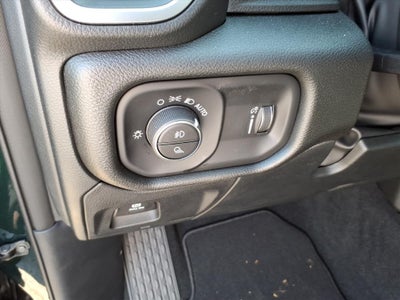2026 RAM Ram 1500 RAM 1500 EXPRESS CREW CAB 4X4 5'7' BOX