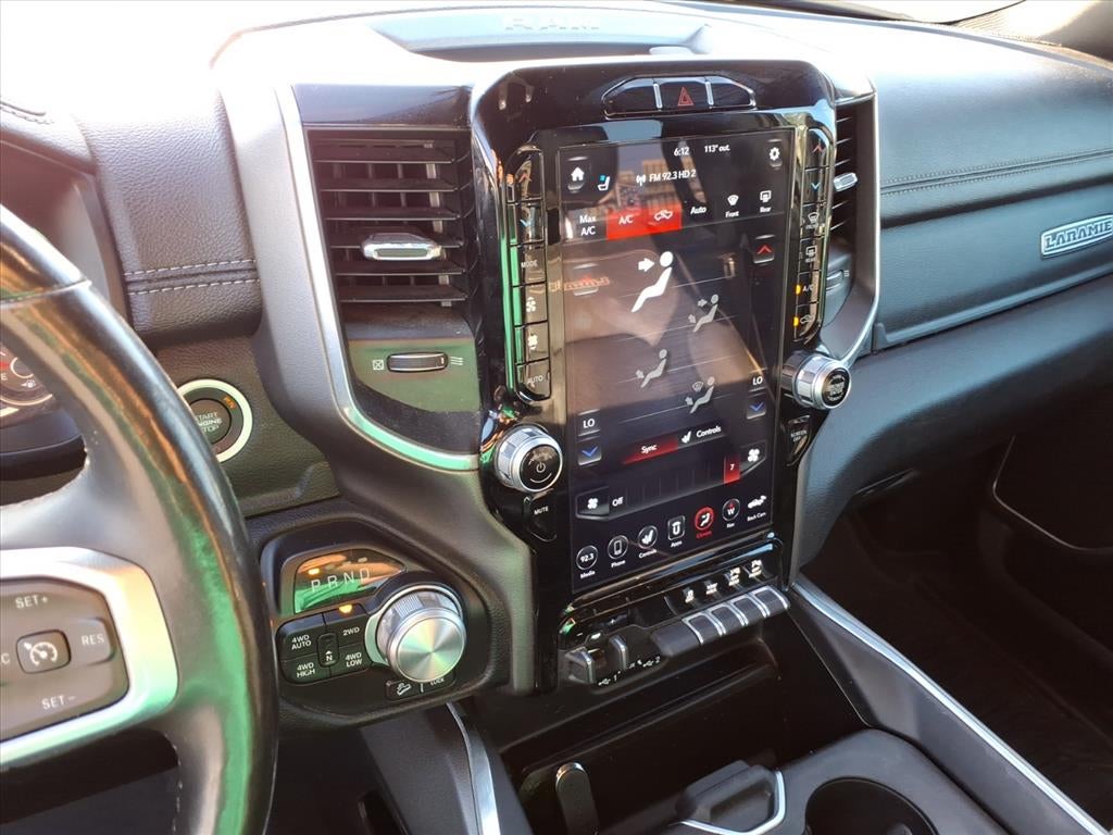 2020 RAM 1500 Laramie Crew Cab 4x4 5'7' Box