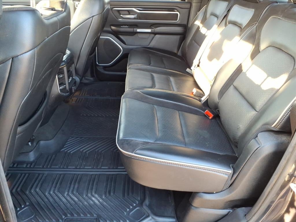 2020 RAM 1500 Laramie Crew Cab 4x4 5'7' Box