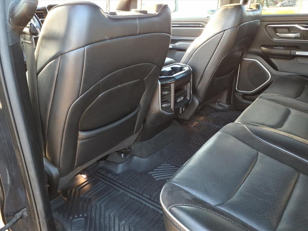 2020 RAM 1500 Laramie Crew Cab 4x4 5'7' Box