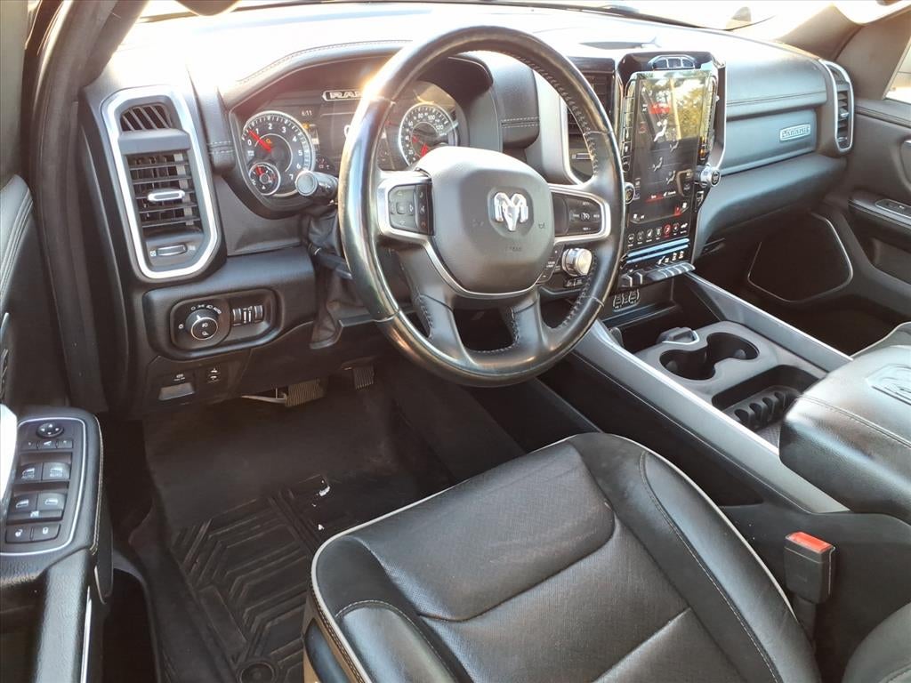 2020 RAM 1500 Laramie Crew Cab 4x4 5'7' Box