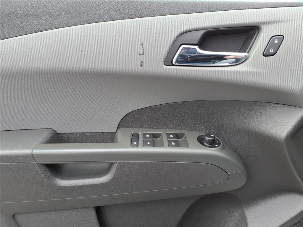 2020 Chevrolet Sonic FWD Sedan LT