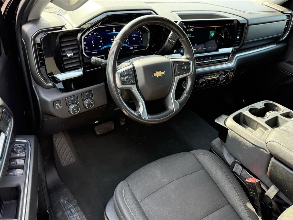 2022 Chevrolet Silverado 1500 4WD Crew Cab Short Bed LT with 2FL