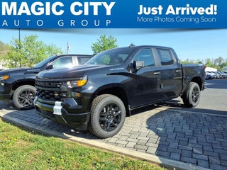 2026 Chevrolet Silverado 1500 4WD Crew Cab Standard Bed Custom