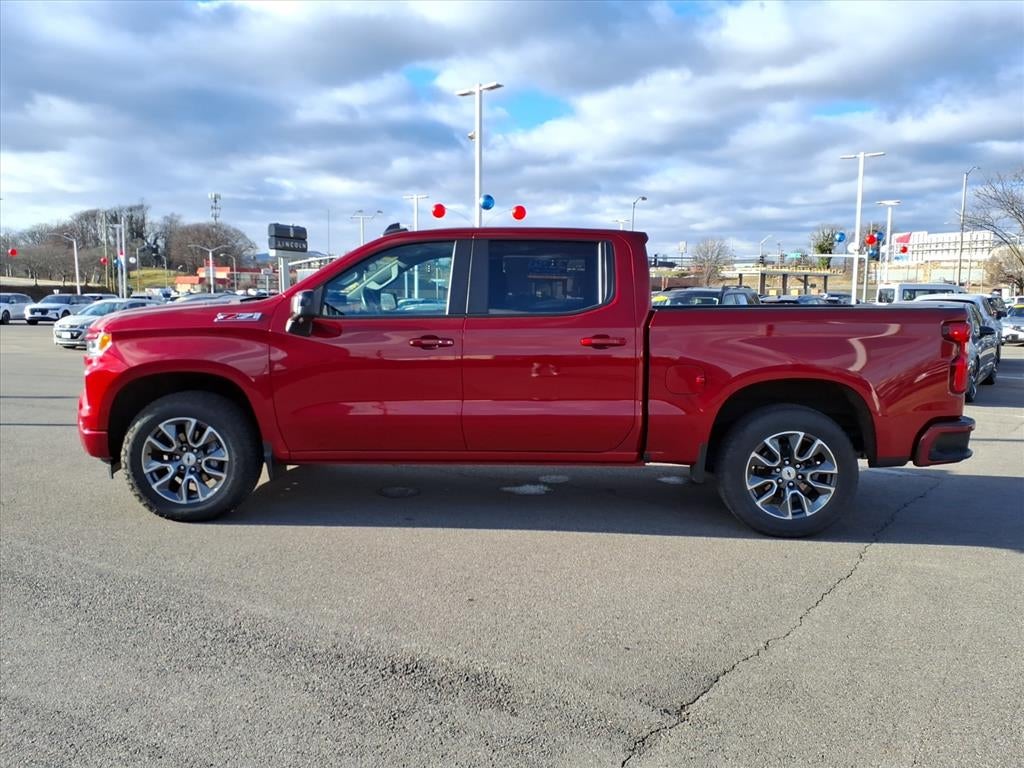 2022 Chevrolet Silverado 1500 4WD Crew Cab Short Bed RST