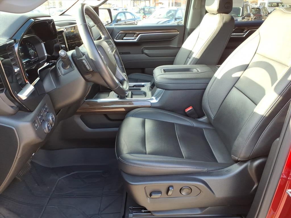 2022 Chevrolet Silverado 1500 4WD Crew Cab Short Bed RST