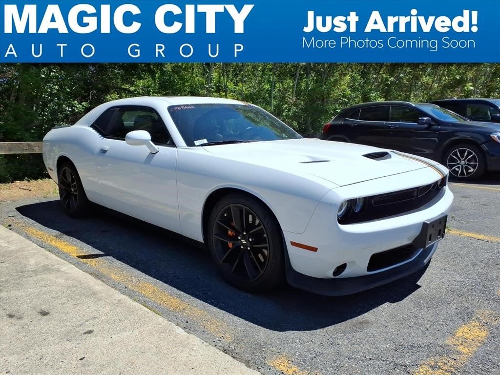 2022 Dodge Challenger GT Auto's photo