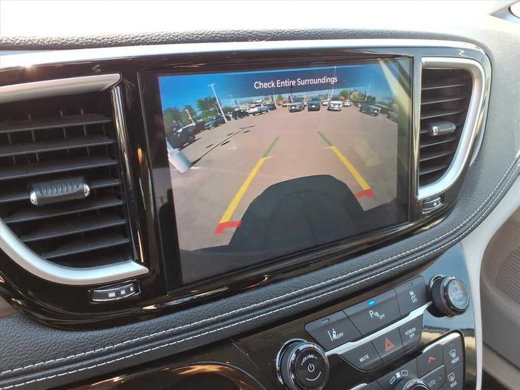 2023 Chrysler Pacifica Hybrid Touring L