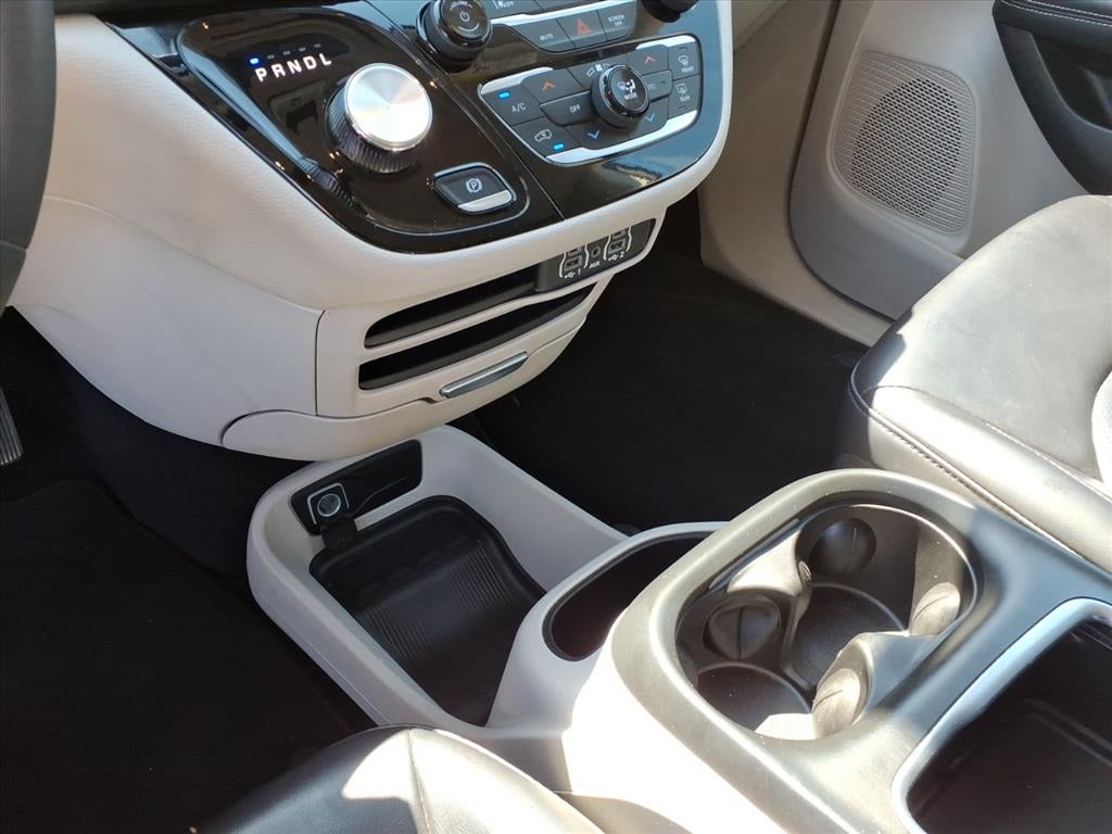 2023 Chrysler Pacifica Hybrid Touring L