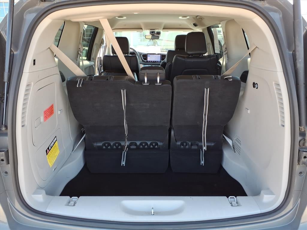 2023 Chrysler Pacifica Hybrid Touring L