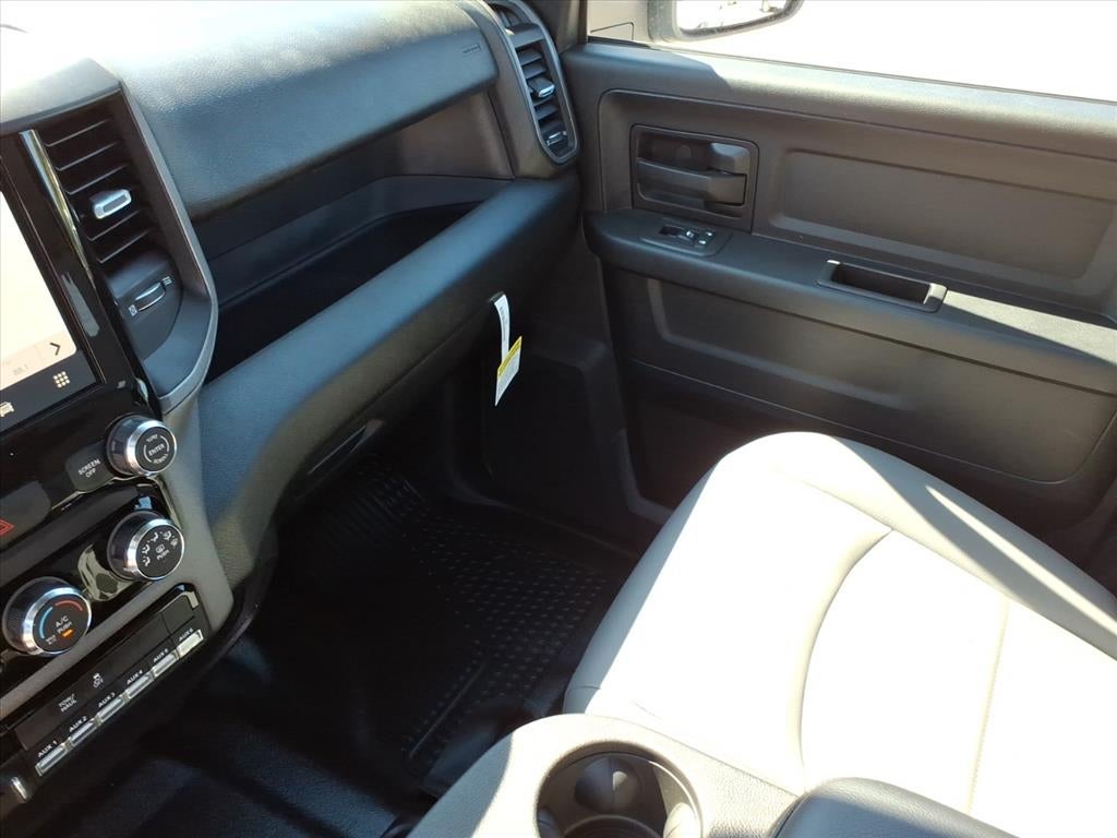 2027 RAM Ram 2500 RAM 2500 TRADESMAN CREW CAB 4X4 6'4' BOX