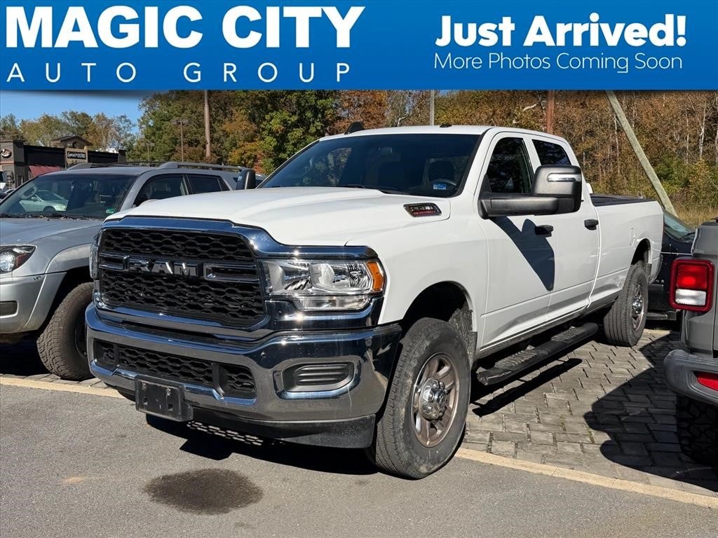 2024 RAM 2500 Tradesman Crew Cab 4x4 8' Box