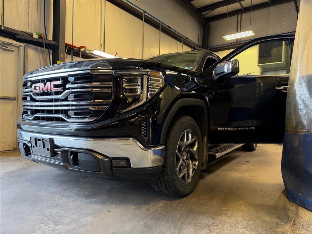 2022 GMC Sierra 1500 2WD Crew Cab Short Box SLT