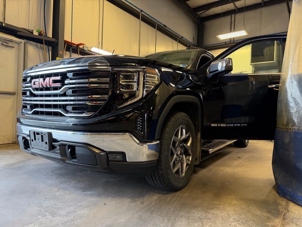 2022 GMC Sierra 1500 2WD Crew Cab Short Box SLT