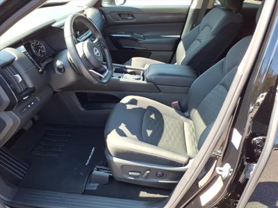 2025 Nissan Pathfinder SV 4WD