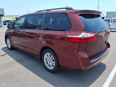 2017 Toyota Sienna XLE Premium 8 Passenger