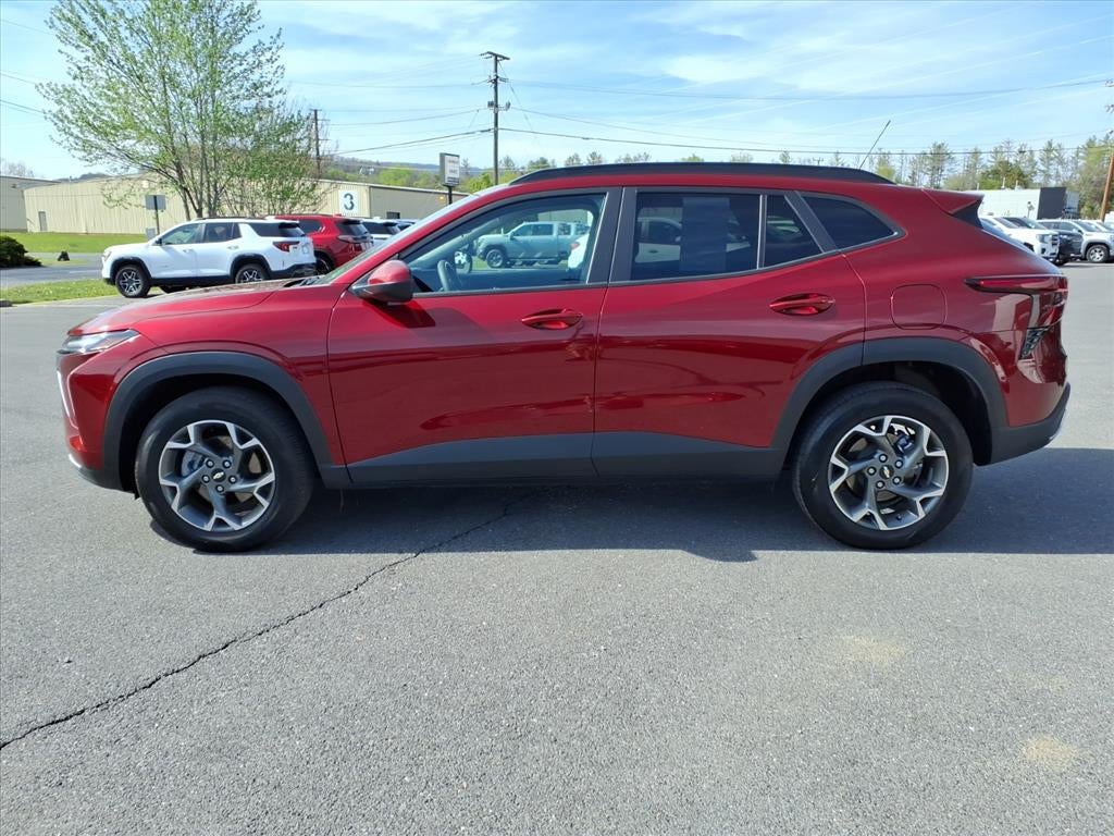 2025 Chevrolet Trax FWD LT